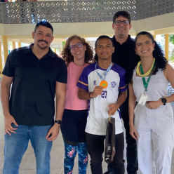 Destaque ao aluno Adão no futsal