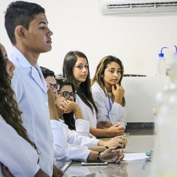 Estudantes podem solicitar auxílio formação