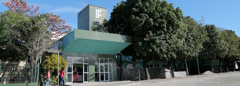 Fachada do campus - 2025