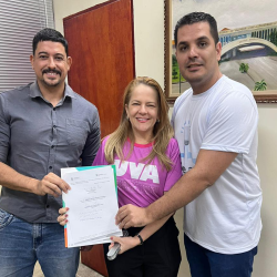 Momento da assinatura do convênio entre IFCE e UVA