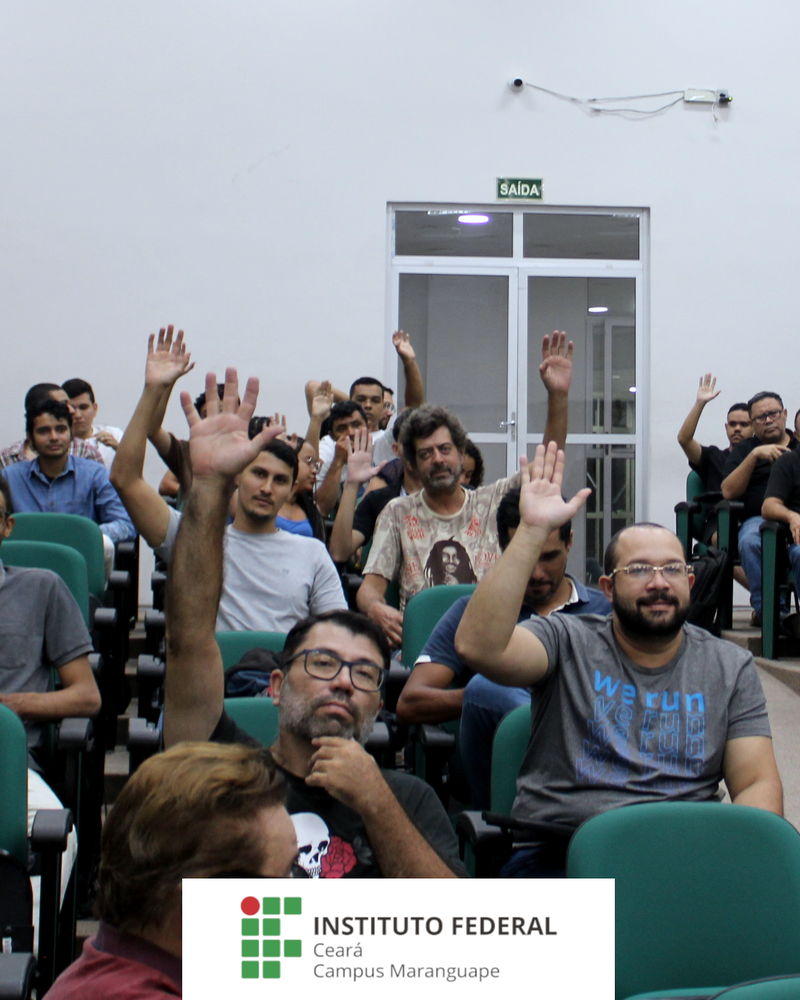 Estudantes dos cursos de Física e Matemática participantes da assembleia aprovam criação de diretório acadêmico na unidade