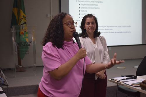Palestra saúde mental para servidores no campus Tianguá